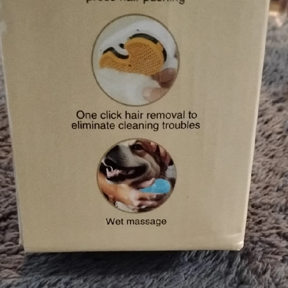 Pet Hair Removal Comb - White and Blue